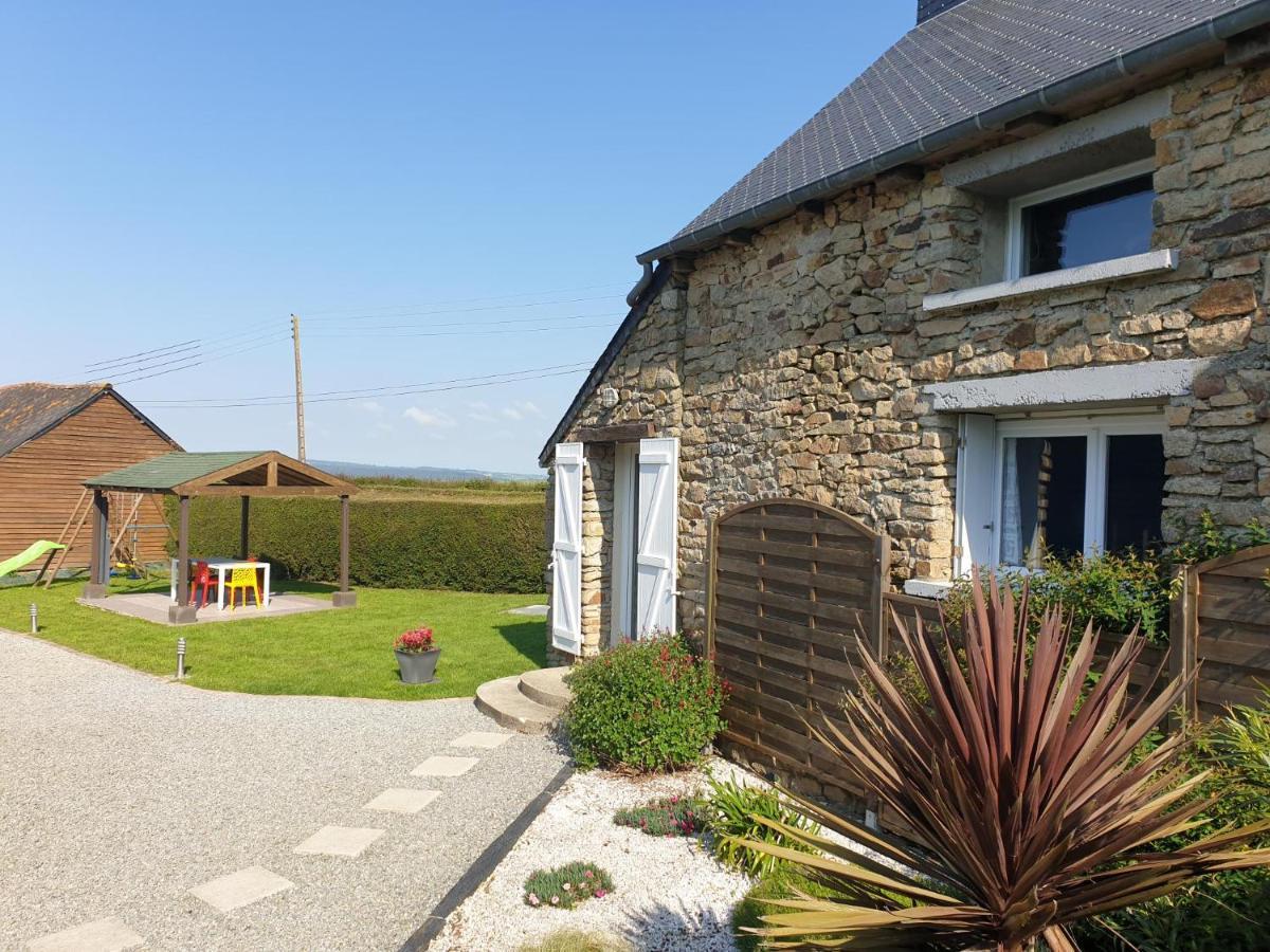 Charming Traditional 2-Bed Cottage Near Plémet Eksteriør bilde
