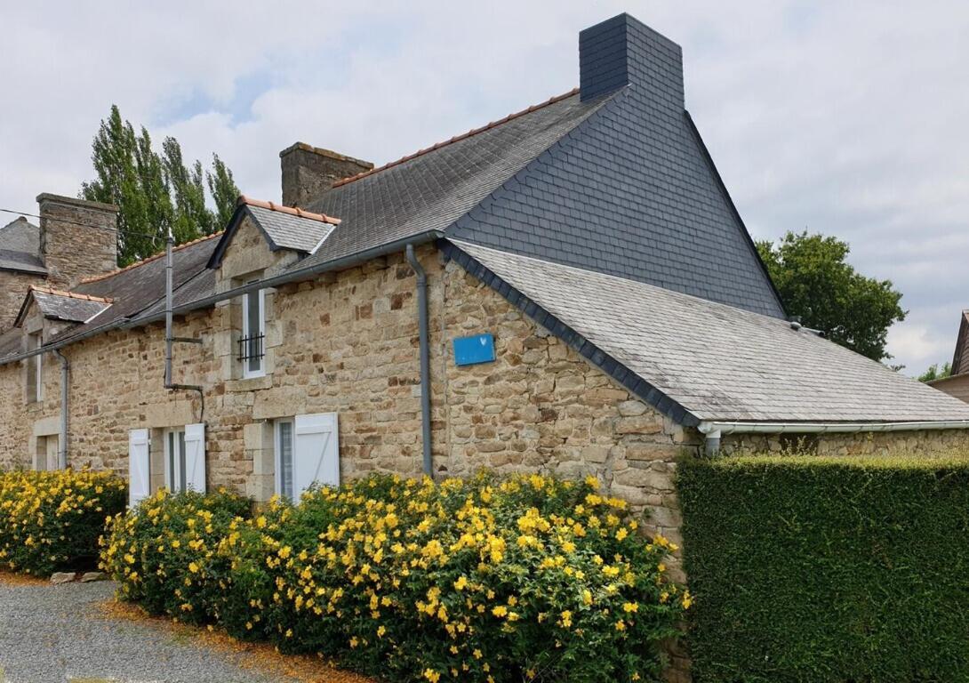 Charming Traditional 2-Bed Cottage Near Plémet Eksteriør bilde